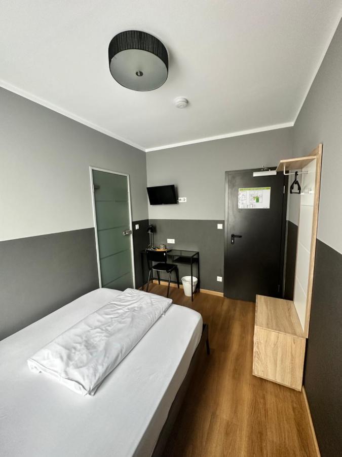 Hotel Fly ' In Offenbach am Main Buitenkant foto