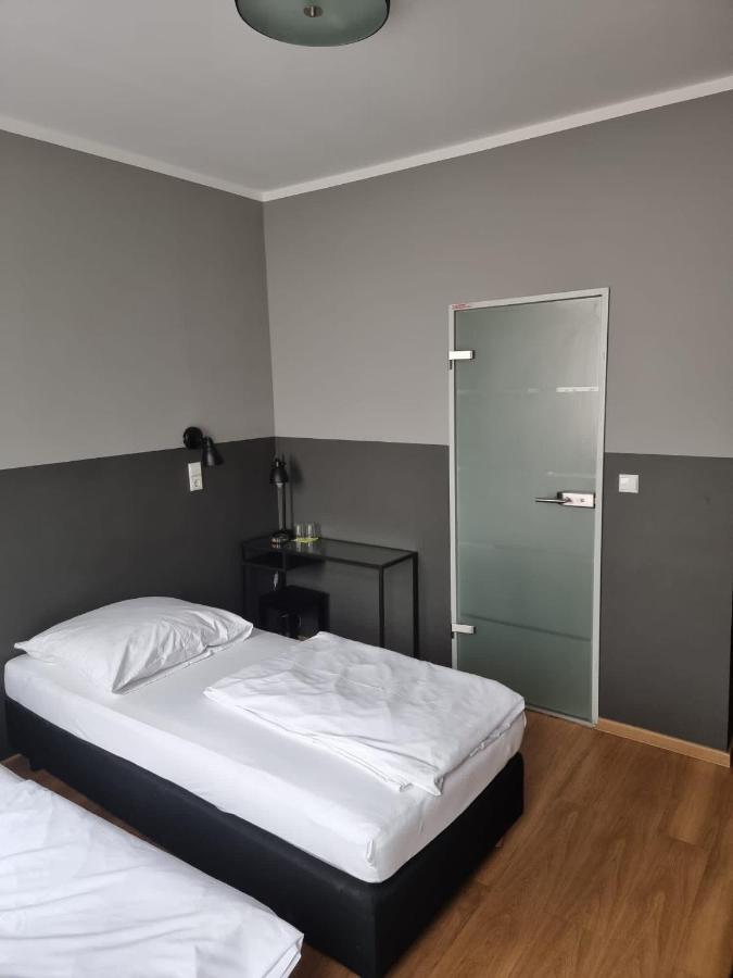 Hotel Fly ' In Offenbach am Main Buitenkant foto